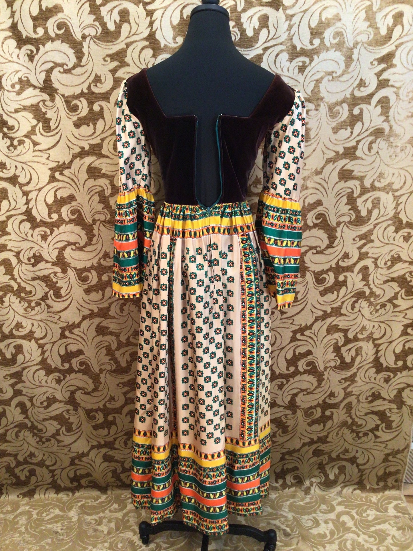 Authentic Vintage 1970s  peasant style Boho Dress