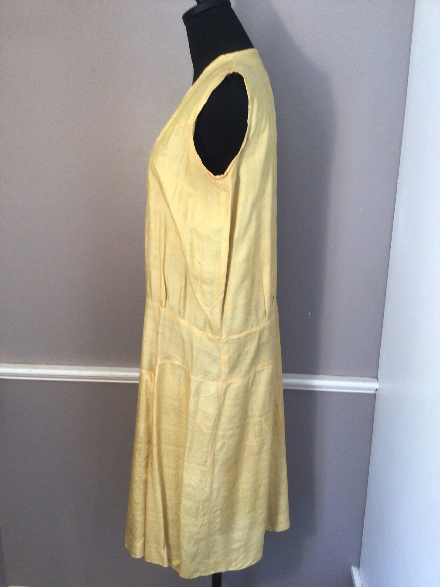 Authentic womans 1920s Yellow raw silk Slip-on Drop Waist Day Dress