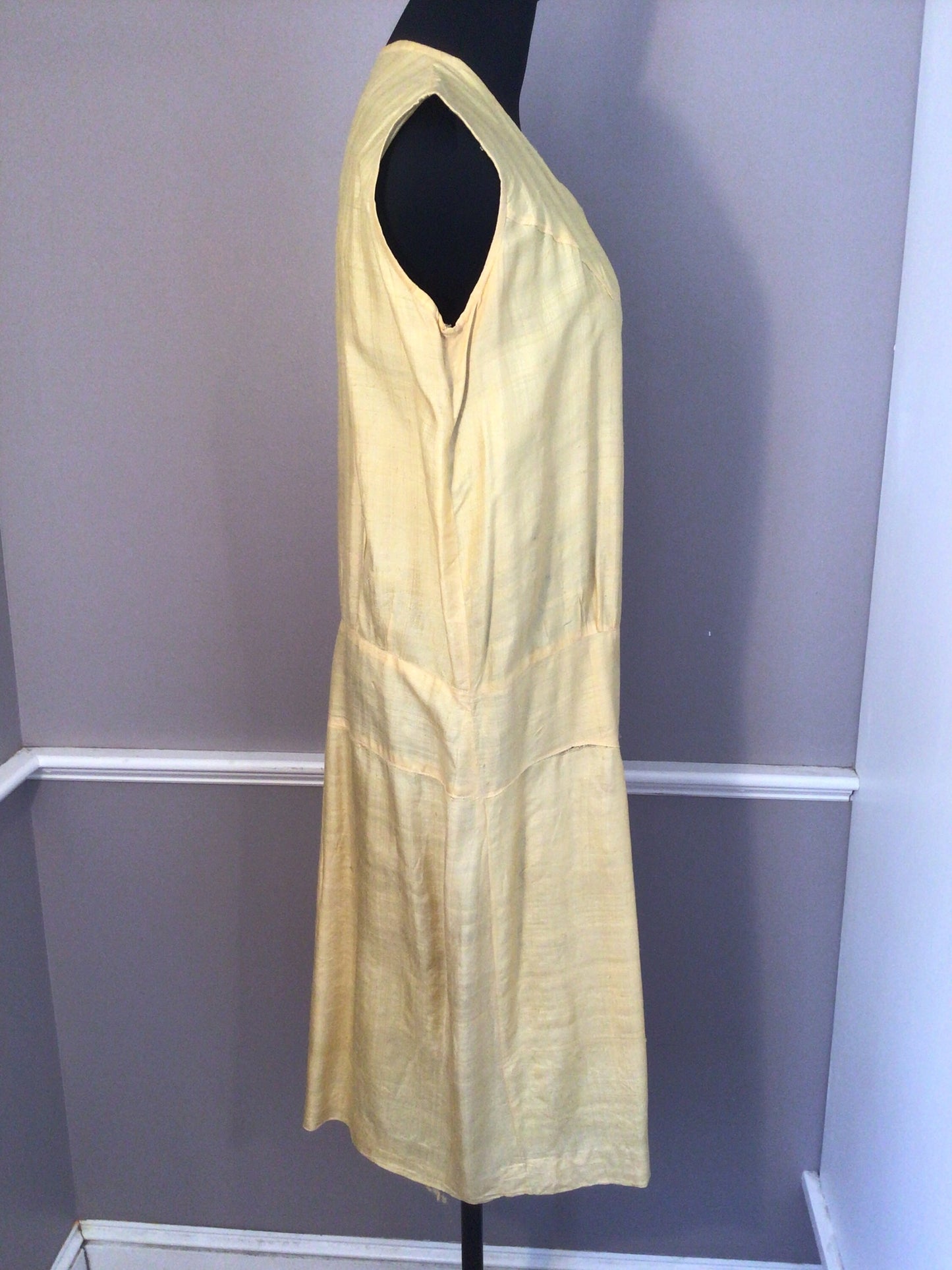 Authentic womans 1920s Yellow raw silk Slip-on Drop Waist Day Dress