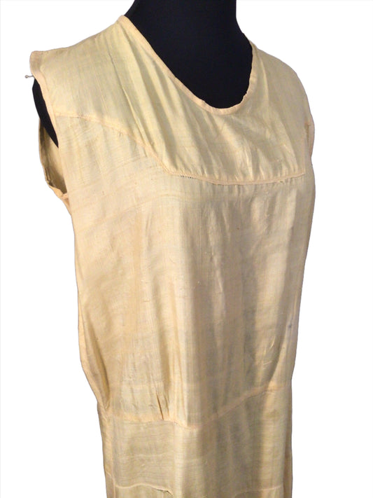 Authentic womans 1920s Yellow raw silk Slip-on Drop Waist Day Dress