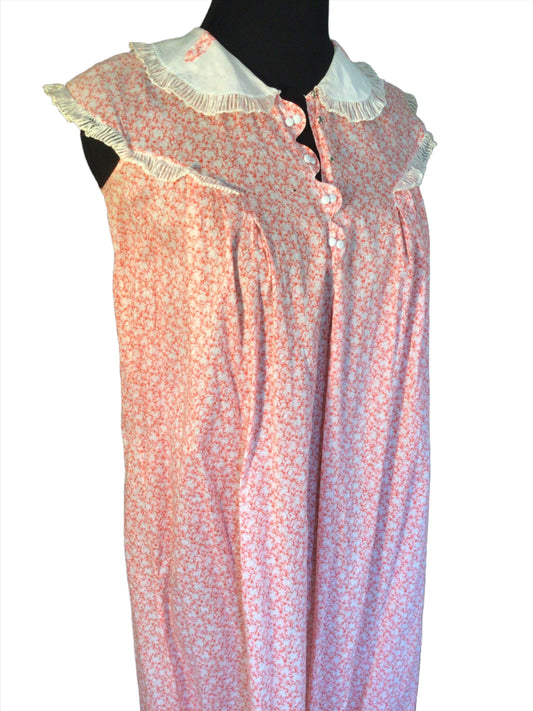 Woman Authentic Vintage late 30s-1940s Semi-sheer calico floral Cotton Day dress