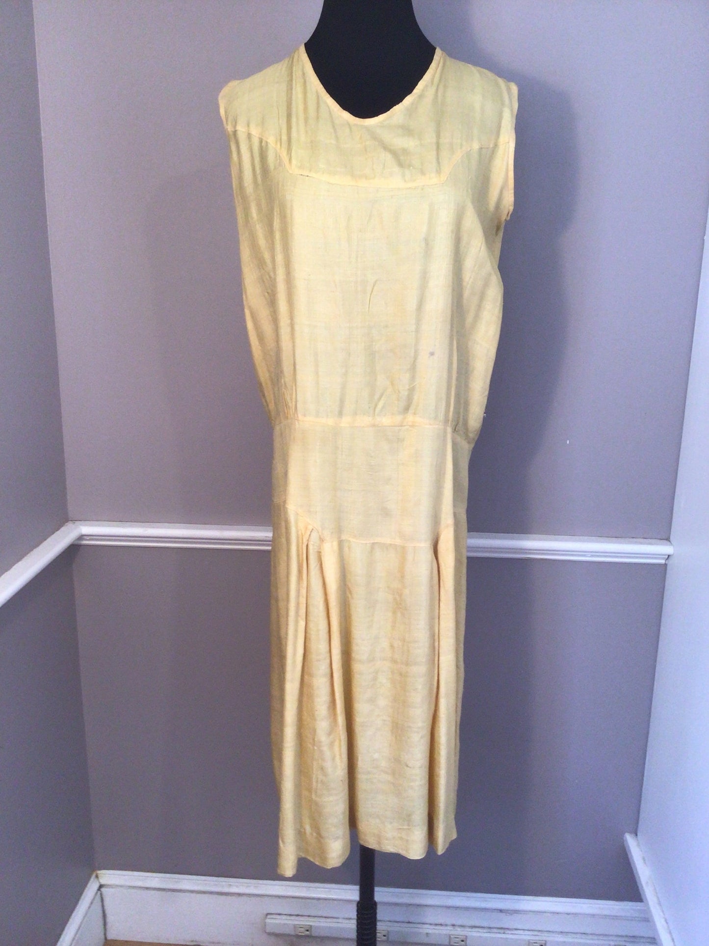 Authentic womans 1920s Yellow raw silk Slip-on Drop Waist Day Dress