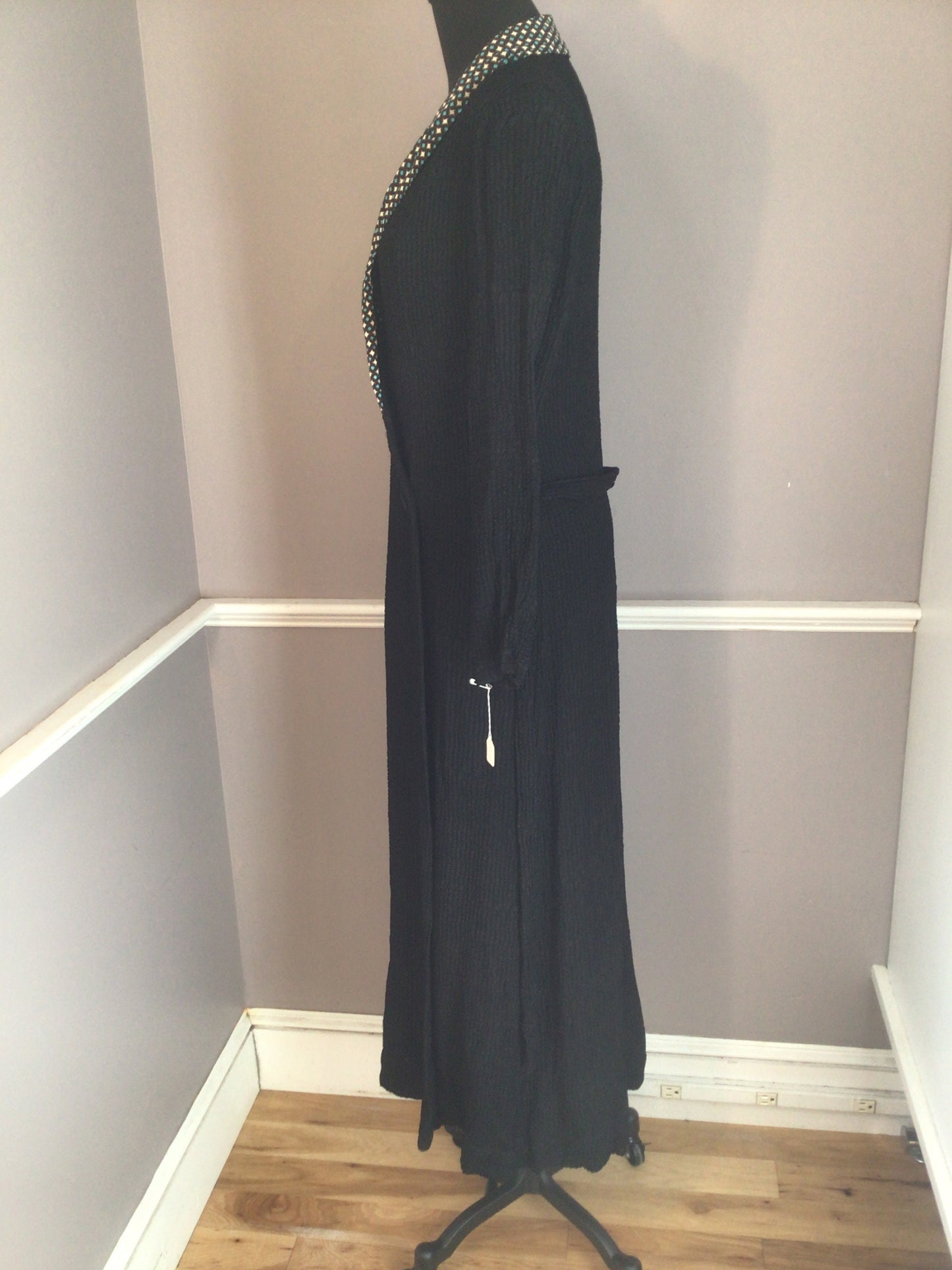 Authentic Vintage 1940s Black Ribbed Rayon Ladies Dressing Robe